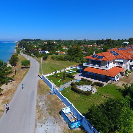 Hotel Paraktio Nea Kallikrateia Екстер'єр фото