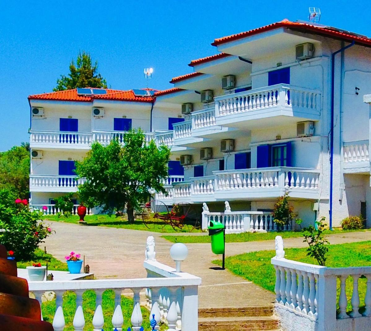 Hotel Paraktio Nea Kallikrateia Екстер'єр фото