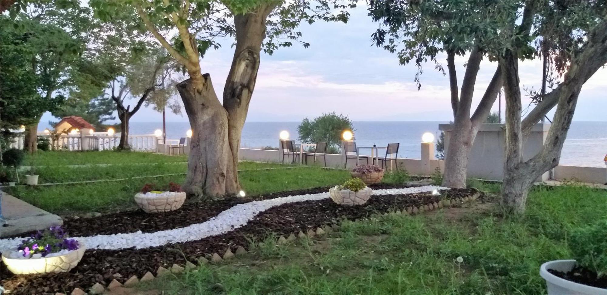 Hotel Paraktio Nea Kallikrateia Екстер'єр фото